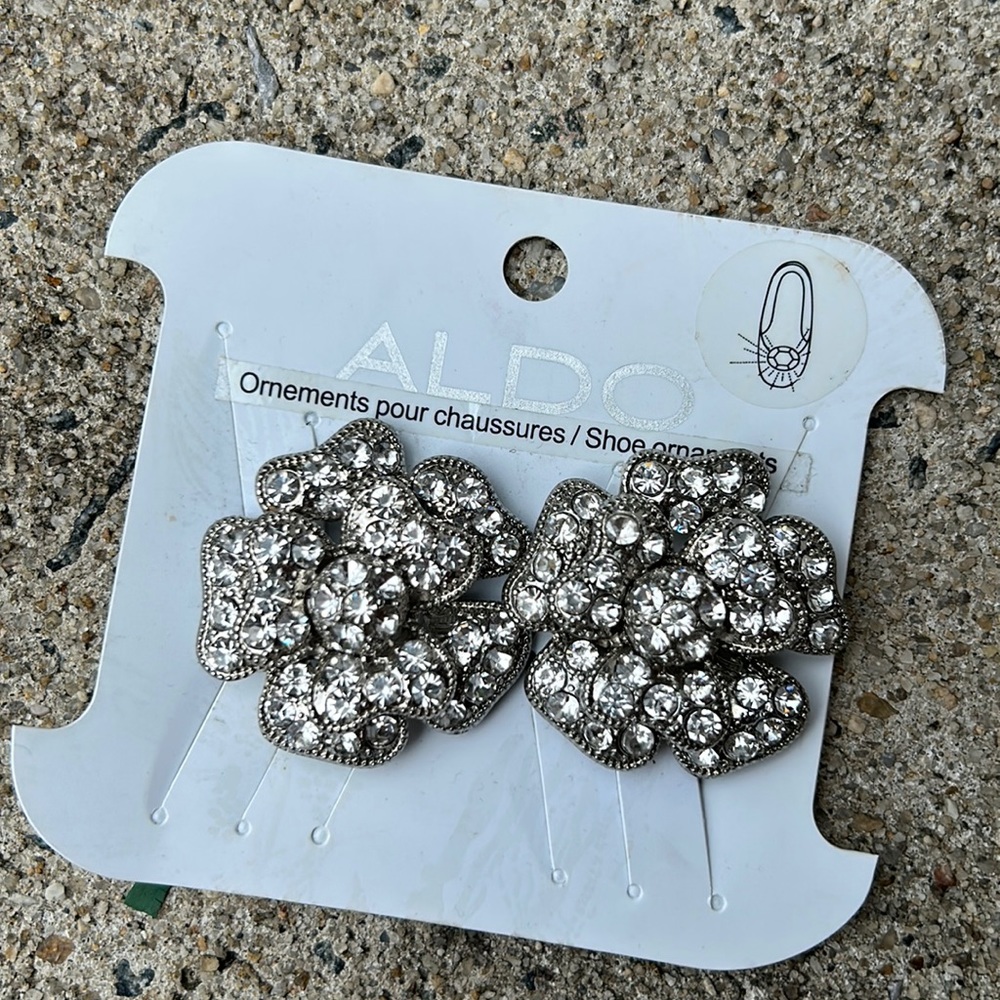 Shoe ornaments (clip on)